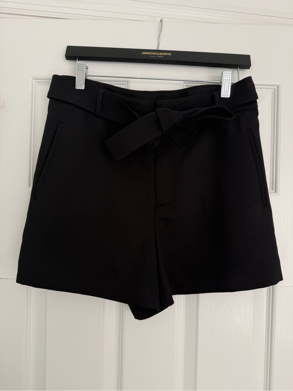 Nine West Black High-Waist Tie-Belt Shorts- Size M